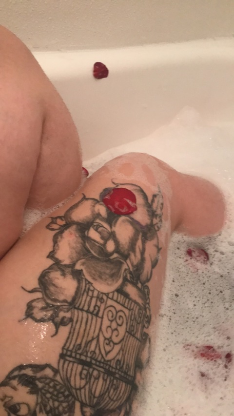 redbella5 onlyfans leaked picture 1