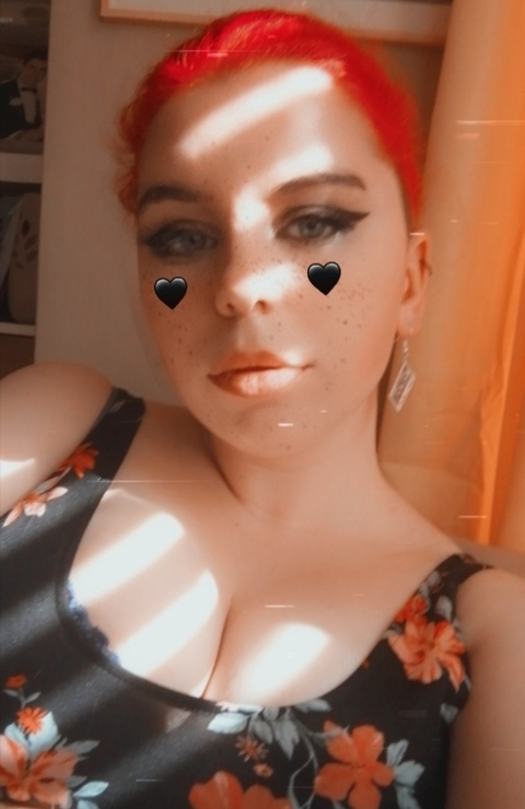redheadlucy onlyfans leaked picture 2