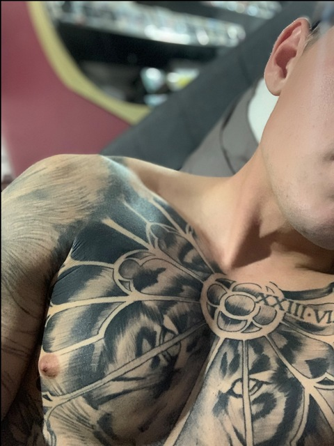 rob_thunder96 onlyfans leaked picture 2