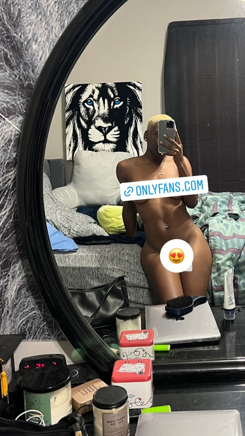 royalqxxxn onlyfans leaked picture 1