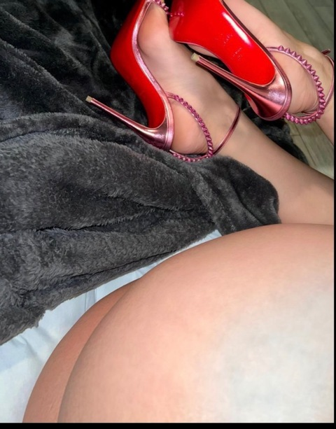 sallyhoneyy75 onlyfans leaked picture 1