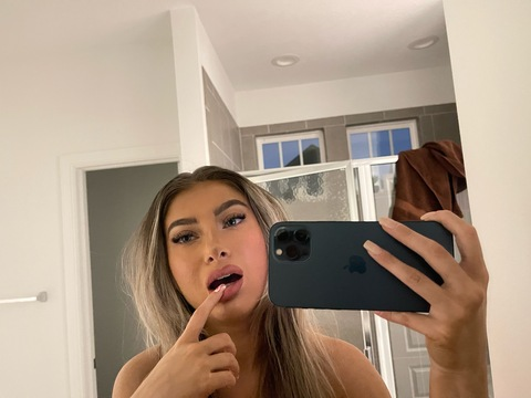 shayaraynee onlyfans leaked picture 2