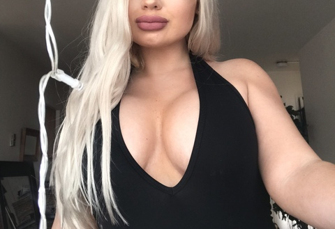 sheasomer onlyfans leaked picture 1