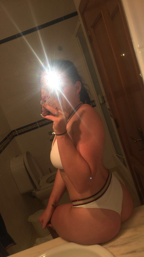 tashahubb onlyfans leaked picture 2
