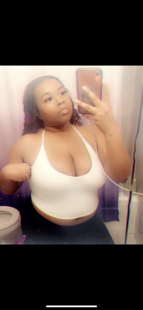 taystee22 onlyfans leaked picture 1