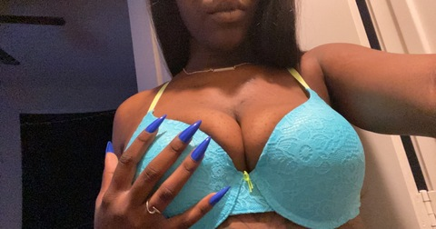 theeluvlylacey onlyfans leaked picture 2