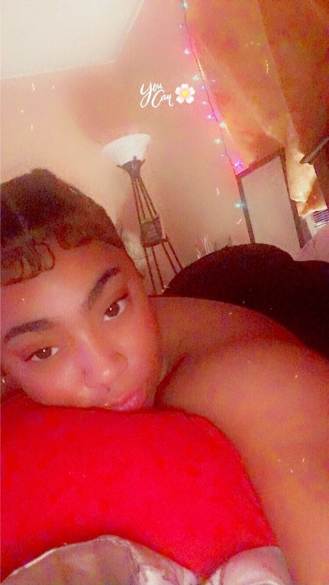thickyellaa onlyfans leaked picture 1