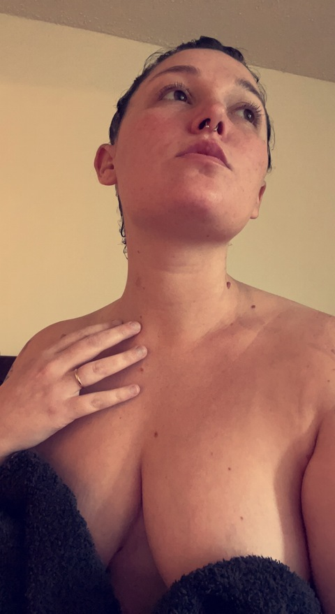 toxiclove92 onlyfans leaked picture 2