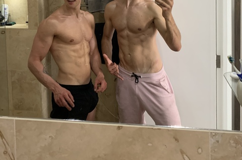twinsforfans onlyfans leaked picture 1