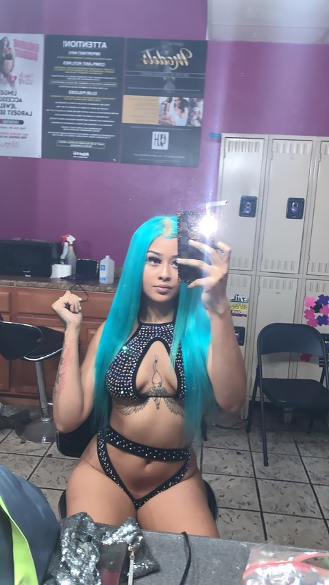 versacedreamzzz onlyfans leaked picture 2