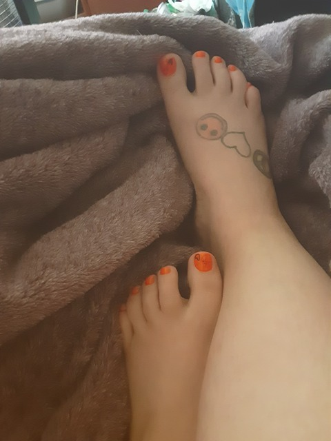 xtippytoe onlyfans leaked picture 2
