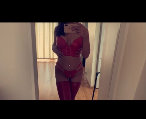 yasmineblue onlyfans leaked picture 1