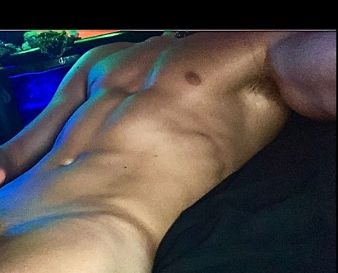 zacharyferguson onlyfans leaked picture 1