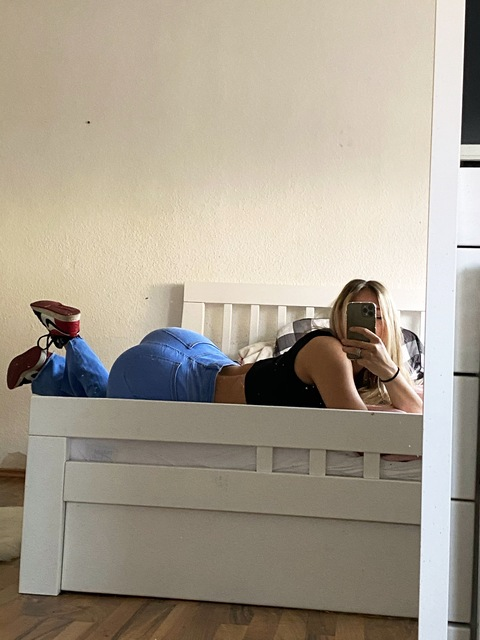 zoeywgr onlyfans leaked picture 2